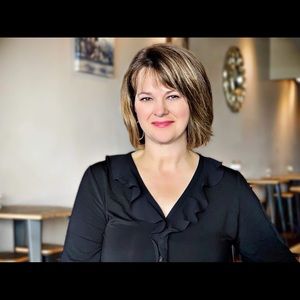 Meet your Posher, Jennifer